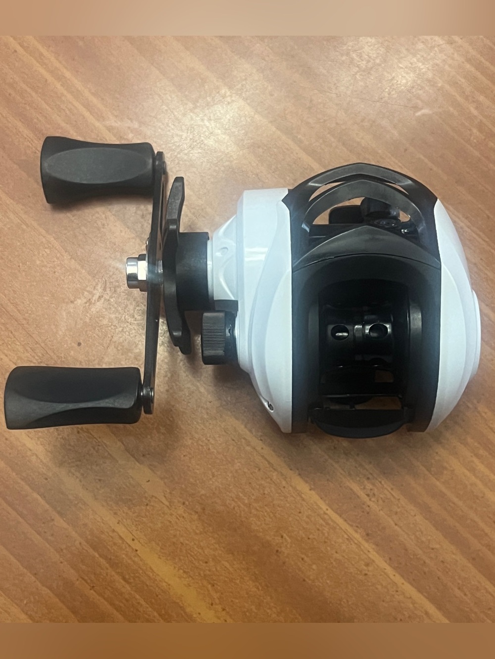 Baitcasting Reel (LEFT HAND)